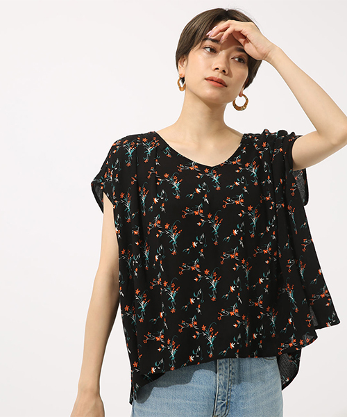 AZUL by moussy - アズール、白花柄タンクトップ 2の通販 by