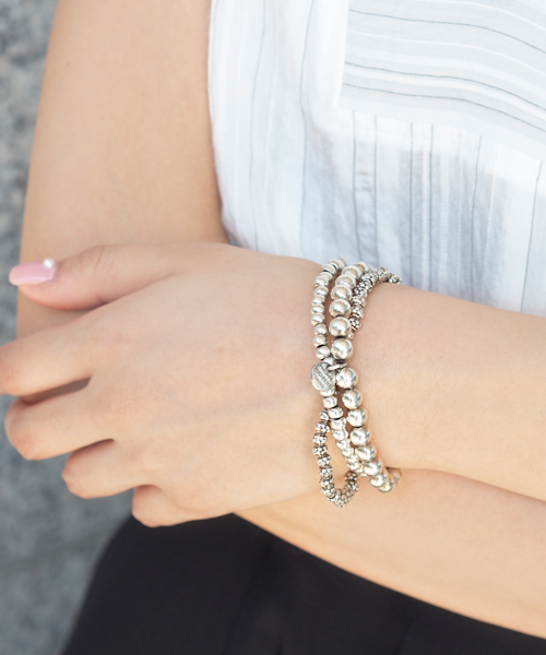 PHILIPPE AUDIBERT（フィリップ オーディベール）の「【WEB限定】PHILIPPE AUDIBERT（フィリップオーディベール） トリオブレスレット【EMMEL REFINES】（ブレスレット・レディース・シルバー・フリー）」の3枚目の写真