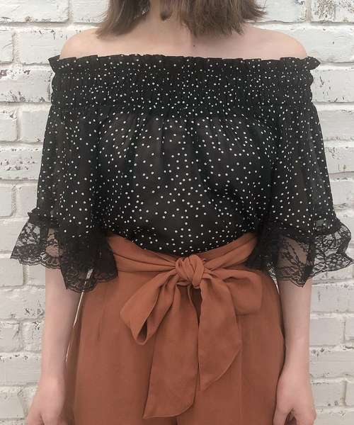 one after another NICE CLAUP(ワンアフターアナザーナイスクラップ)の「アソートオフショルブラウス(シャツ/ブラウス・レディース・ベージュ/ドット/チェック/ナチュラル・FREE)」の3枚目の写真