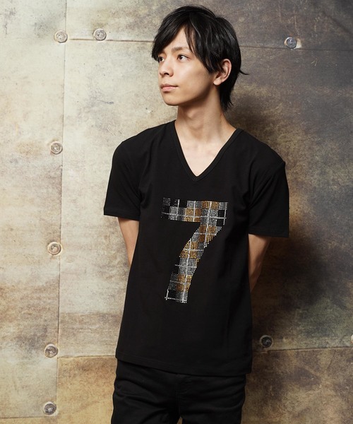 おしゃれスタ（オシャレスタ）の「ラインストーンデザインVネック半袖Tシャツ(SS)（Tシャツ/カットソー・メンズ・ホワイト/ブラック/ホワイト系その他/ブラック系その他・M/L）」の4枚目の写真