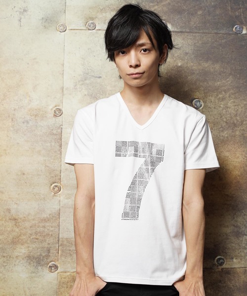 おしゃれスタ（オシャレスタ）の「ラインストーンデザインVネック半袖Tシャツ(SS)（Tシャツ/カットソー・メンズ・ホワイト/ブラック/ホワイト系その他/ブラック系その他・M/L）」の2枚目の写真