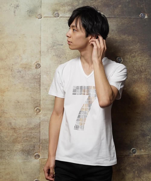 おしゃれスタ（オシャレスタ）の「ラインストーンデザインVネック半袖Tシャツ(SS)（Tシャツ/カットソー・メンズ・ホワイト/ブラック/ホワイト系その他/ブラック系その他・M/L）」の18枚目の写真