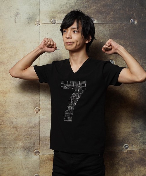 おしゃれスタ（オシャレスタ）の「ラインストーンデザインVネック半袖Tシャツ(SS)（Tシャツ/カットソー・メンズ・ホワイト/ブラック/ホワイト系その他/ブラック系その他・M/L）」の16枚目の写真