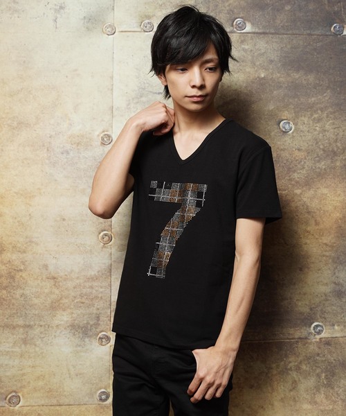 おしゃれスタ（オシャレスタ）の「ラインストーンデザインVネック半袖Tシャツ(SS)（Tシャツ/カットソー・メンズ・ホワイト/ブラック/ホワイト系その他/ブラック系その他・M/L）」の19枚目の写真