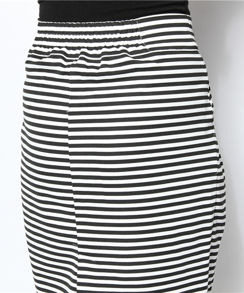 natural couture(ナチュラルクチュール)の「リップルボーダータイトスカート(スカート・レディース・ネイビー/ブラック・FREE)」の7枚目の写真