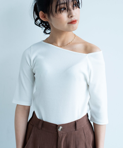 Aunt Marie's（アントマリーズ）の「AUNT MARIE'S テレコリブワンショルTOPS（Tシャツ/カットソー・レディース・ブラック/ベージュ/アイボリー・FREE）」の5枚目の写真