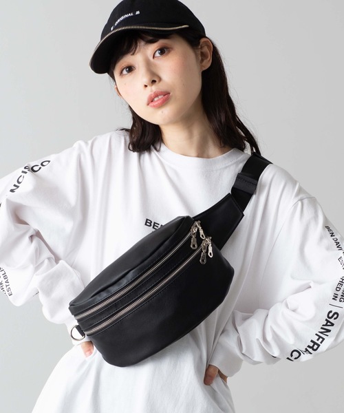 WEGO（ウィゴー）の「WEGO/シンセティックレザーWジップボックスウエストバッグ（ボディバッグ/ウエストポーチ・メンズ・ベージュ/グレー/ブラック/その他1/ブラック系その他・FREE）」の2枚目の写真