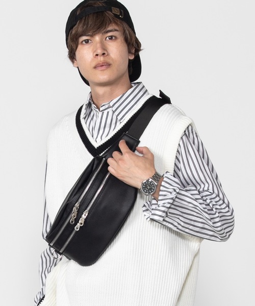 WEGO（ウィゴー）の「WEGO/シンセティックレザーWジップボックスウエストバッグ（ボディバッグ/ウエストポーチ・メンズ・ベージュ/グレー/ブラック/その他1/ブラック系その他・FREE）」の6枚目の写真