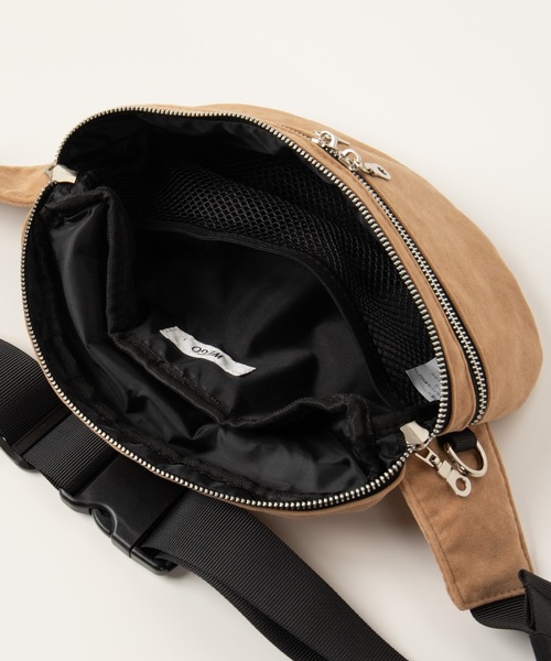 WEGO（ウィゴー）の「WEGO/シンセティックレザーWジップボックスウエストバッグ（ボディバッグ/ウエストポーチ・メンズ・ベージュ/グレー/ブラック/その他1/ブラック系その他・FREE）」の11枚目の写真