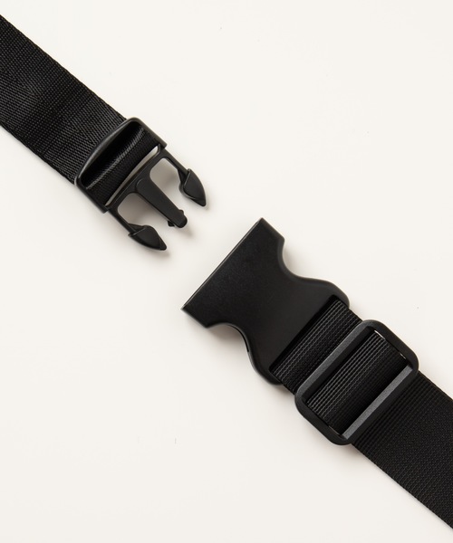 WEGO（ウィゴー）の「WEGO/シンセティックレザーWジップボックスウエストバッグ（ボディバッグ/ウエストポーチ・メンズ・ベージュ/グレー/ブラック/その他1/ブラック系その他・FREE）」の14枚目の写真