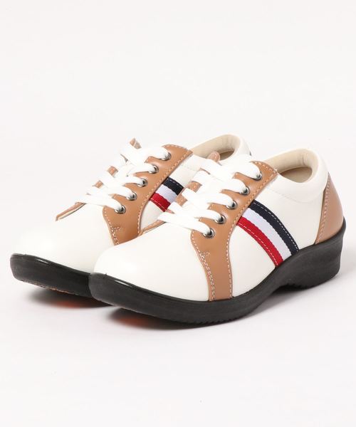 BELLUNA（ベルーナ）の「５Ｅ配色切替サイドカラースニーカー（スニーカー・レディース・ブラック/ネイビー/ベージュ/ワインレッド/ホワイト・22.5/23/23.5/24/24.5/25/22）」の2枚目の写真