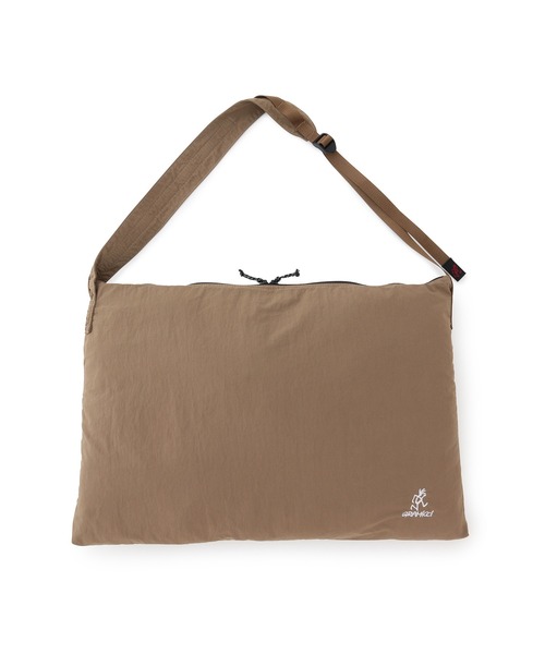 Gramicci(グラミチ)の「GRAMICCI BIG SHOPPER(ショルダーバッグ・メンズ・ブラック/ベージュ系その他/オリーブ・FREE)」の1枚目の写真