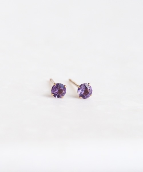sowi(ソーイ)の「K10 誕生石 天然石 スタッド ピアス 全8種類(ピアス(両耳用)・レディース・ホワイト/ライトブルー/パープル/オフホワイト/イエロー/ブルー/ライトグリーン/ワインレッド・フリ-)」の6枚目の写真