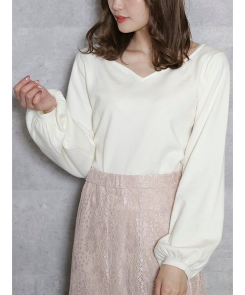 dazzlin（ダズリン）の「ハートネックボリュームスリーブトップス（ニット/セーター・レディース・ブラック/パープル/ブラウン/オフホワイト/モカ・FREE）」の2枚目の写真