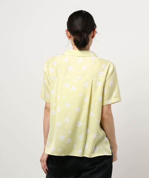 Lily Brown - 新品タグ付★ 21SS リリーブラウン タイダイサテンシャツ F 薄手 羽織り 楽天市場】リリーブラウン 花柄 小花柄開襟シャツ F ベージュ系
