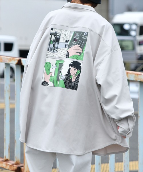 Perushu(ペルーシュ)の「バックプリントオーバーシャツ(シャツ/ブラウス・メンズ・ブラック/グレイッシュベージュ/ダークブルー・MEDIUM/LARGE)」の3枚目の写真