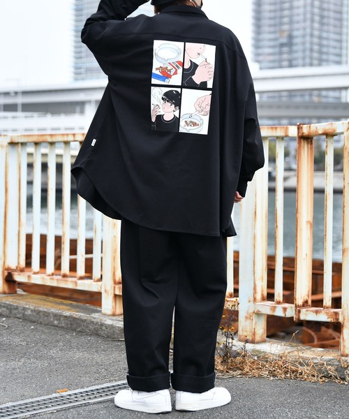 Perushu(ペルーシュ)の「バックプリントオーバーシャツ(シャツ/ブラウス・メンズ・ブラック/グレイッシュベージュ/ダークブルー・MEDIUM/LARGE)」の5枚目の写真