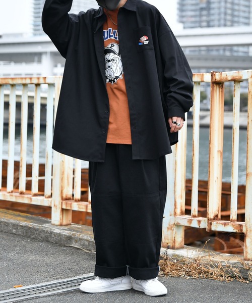 Perushu(ペルーシュ)の「バックプリントオーバーシャツ(シャツ/ブラウス・メンズ・ブラック/グレイッシュベージュ/ダークブルー・MEDIUM/LARGE)」の7枚目の写真