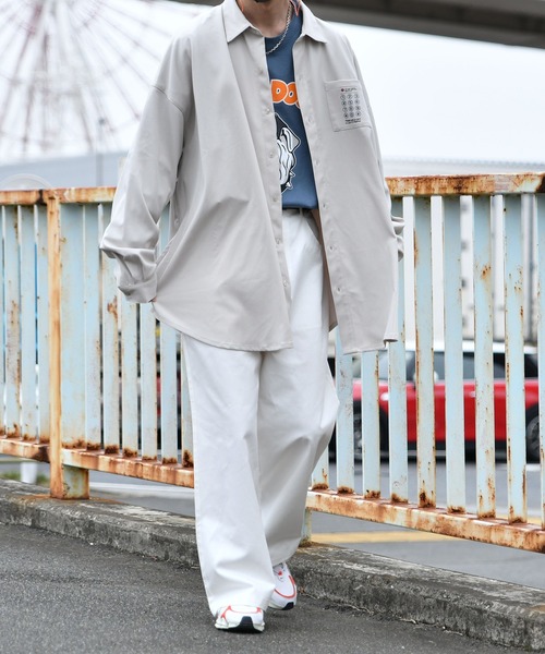 Perushu(ペルーシュ)の「バックプリントオーバーシャツ(シャツ/ブラウス・メンズ・ブラック/グレイッシュベージュ/ダークブルー・MEDIUM/LARGE)」の18枚目の写真