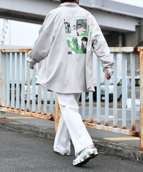 Perushu(ペルーシュ)の「バックプリントオーバーシャツ(シャツ/ブラウス・メンズ・ブラック/グレイッシュベージュ/ダークブルー・MEDIUM/LARGE)」の22枚目の写真