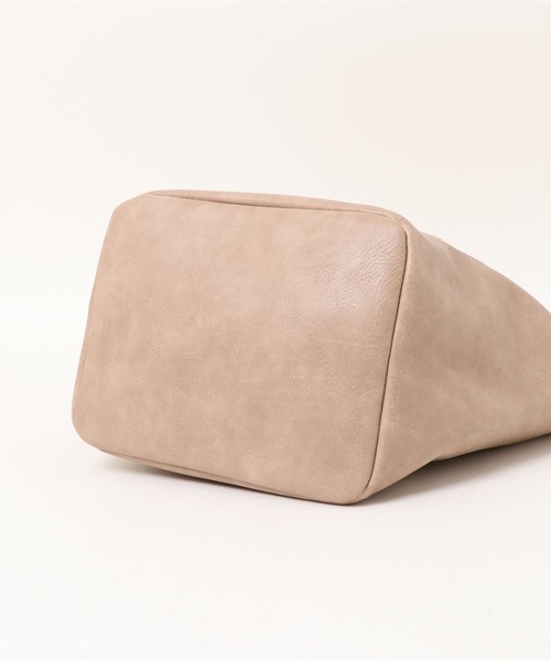 Ambre Neige(アンブルネージュ)の「【ポーチ付き】エコレザーセットトートバック/WEB/EC限定商品(トートバッグ・レディース・ライトブラウン/アイボリー/ダークブラウン/マスタード/ベージュ/ブラック・FREE)」の17枚目の写真