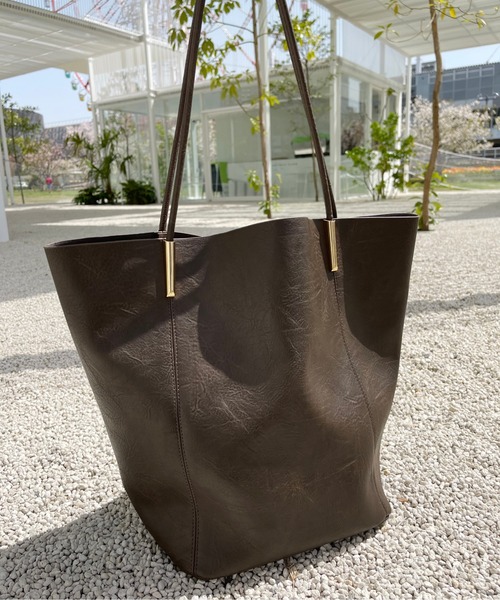 Ambre Neige(アンブルネージュ)の「【ポーチ付き】エコレザーセットトートバック/WEB/EC限定商品(トートバッグ・レディース・ライトブラウン/アイボリー/ダークブラウン/マスタード/ベージュ/ブラック・FREE)」の7枚目の写真