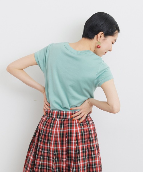 CHILD WOMAN（チャイルドウーマン）の「連シルフライスクルーネック半袖プルオーバー（Tシャツ/カットソー・レディース・ホワイト/ブラック/ブラウン/レッド/サックスブルー/ピンク/ブルー/その他/キナリ・FREE）」の5枚目の写真