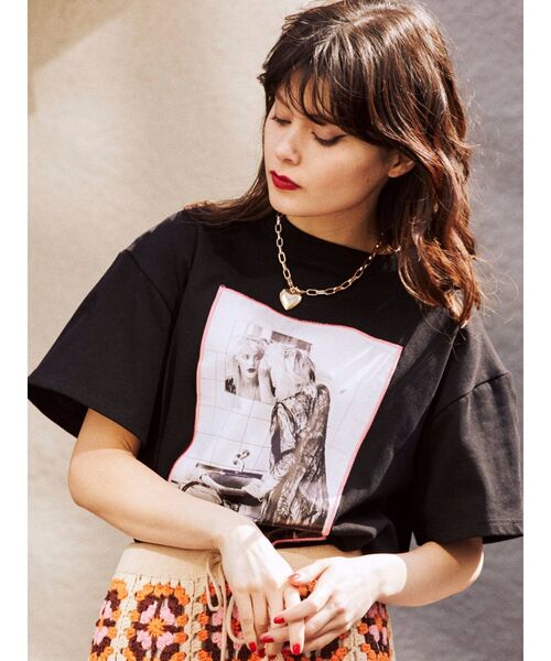 jouetie(ジュエティ)の「KevinCummins フォト BIG Tシャツ(Tシャツ/カットソー・レディース・ブラック/オフホワイト/ピンク・MEDIUM)」の14枚目の写真