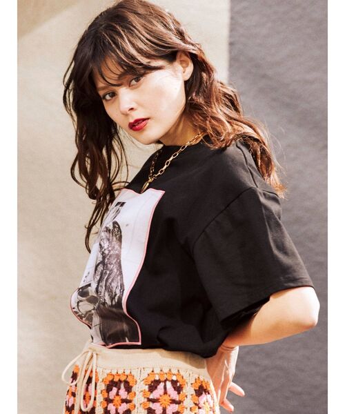 jouetie(ジュエティ)の「KevinCummins フォト BIG Tシャツ(Tシャツ/カットソー・レディース・ブラック/オフホワイト/ピンク・MEDIUM)」の20枚目の写真