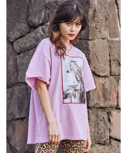 jouetie(ジュエティ)の「KevinCummins フォト BIG Tシャツ(Tシャツ/カットソー・レディース・ブラック/オフホワイト/ピンク・MEDIUM)」の21枚目の写真