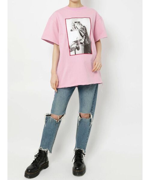 jouetie(ジュエティ)の「KevinCummins フォト BIG Tシャツ(Tシャツ/カットソー・レディース・ブラック/オフホワイト/ピンク・MEDIUM)」の18枚目の写真