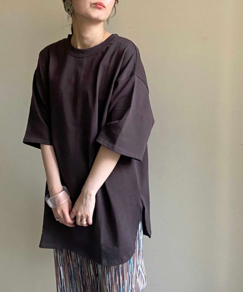 prose verse（プロズヴェール）の「《ZOZO限定》USコットンラウンドヘムオーバーサイズTee（Tシャツ/カットソー・レディース・チャコールグレー/パープル/ブラウン/オフホワイト/グレイッシュベージュ・ﾌﾘ-）」の2枚目の写真