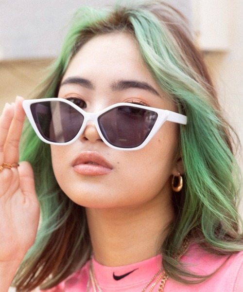 atmos pink（アトモスピンク）の「atmos pink キャットアイ サングラス（サングラス・レディース・ホワイト/ブラック・FREE）」の2枚目の写真