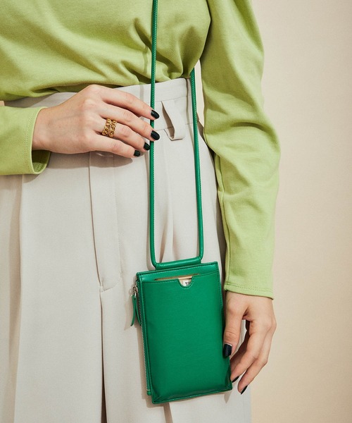 MADEMOISELLE ROPE'（マドモアゼル ロペ）の「<21AW新色追加>【スマートフォン対応】スマートウォレットミニショルダーバッグ（ショルダーバッグ・レディース・ブラック/イエロー/シルバー/グリーン/ピンク系その他2・FREE）」の3枚目の写真