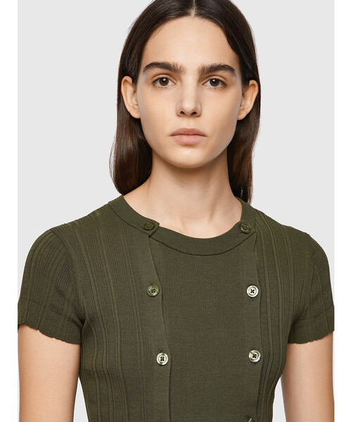 DIESEL（ディーゼル）の「レディース 半袖 ニット ボタンディテール クルーネック（ニット/セーター・レディース・ブラック/カーキ/レッド・SMALL/MEDIUM/LARGE）」の7枚目の写真