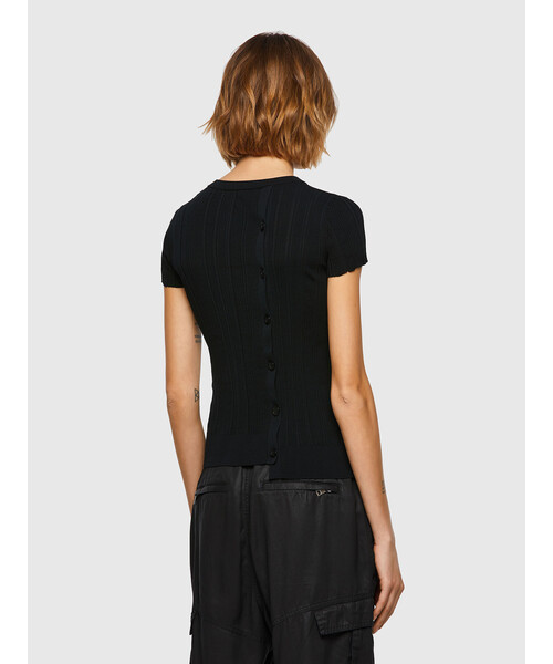 DIESEL（ディーゼル）の「レディース 半袖 ニット ボタンディテール クルーネック（ニット/セーター・レディース・ブラック/カーキ/レッド・SMALL/MEDIUM/LARGE）」の10枚目の写真