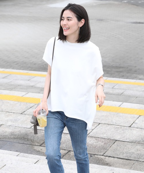 INED（イネド）の「ラウンドヘムカットソー（Tシャツ/カットソー・レディース・チャコールグレー/オフホワイト/カーキ/サックスブルー/ライトグリーン・9号）」の2枚目の写真