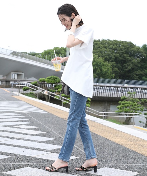 INED（イネド）の「ラウンドヘムカットソー（Tシャツ/カットソー・レディース・チャコールグレー/オフホワイト/カーキ/サックスブルー/ライトグリーン・9号）」の17枚目の写真