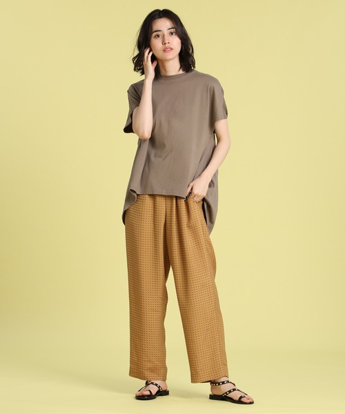 INED（イネド）の「ラウンドヘムカットソー（Tシャツ/カットソー・レディース・チャコールグレー/オフホワイト/カーキ/サックスブルー/ライトグリーン・9号）」の20枚目の写真