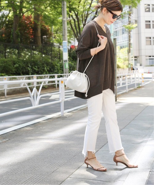 MOTHER マザー NATURAL INSIDER CROP ホワイトデニム mother（マザー）の「*【MOTHER/マザー】 NATURAL INSIDER CROP