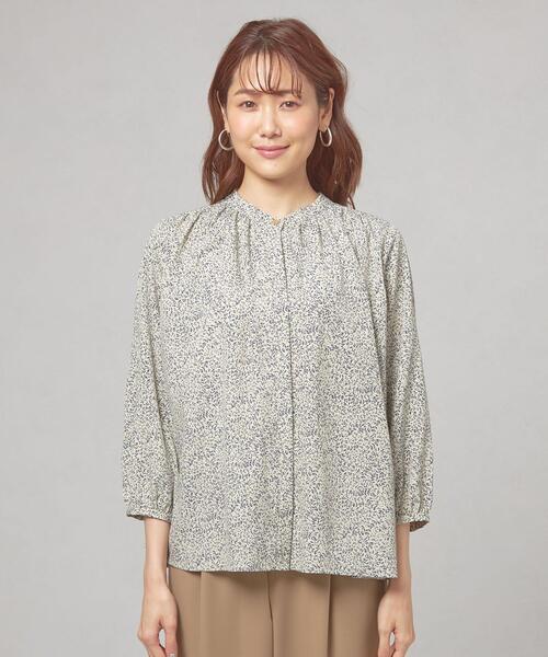 closet story（クローゼットストーリー）の「＜closet story（クローゼットストーリー）＞ スタンドカラー リーフプリント ギャザーブラウス（シャツ/ブラウス・レディース・クリーム/ホワイト/ライム・FREE）」の12枚目の写真