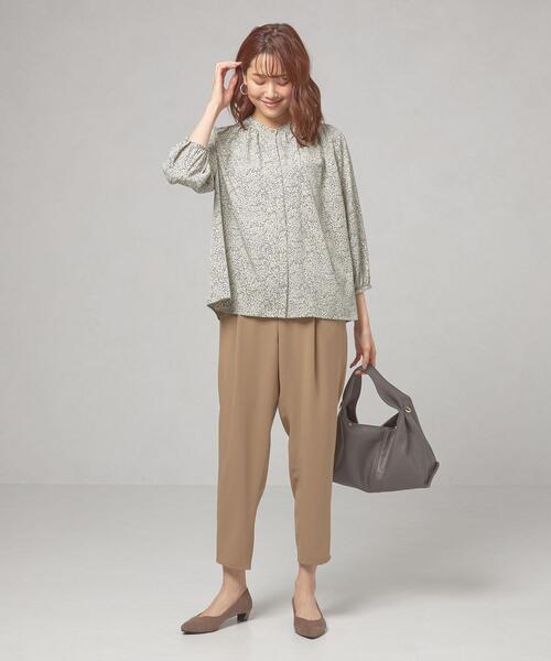 closet story（クローゼットストーリー）の「＜closet story（クローゼットストーリー）＞ スタンドカラー リーフプリント ギャザーブラウス（シャツ/ブラウス・レディース・クリーム/ホワイト/ライム・FREE）」の13枚目の写真