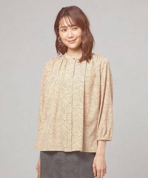 closet story（クローゼットストーリー）の「＜closet story（クローゼットストーリー）＞ スタンドカラー リーフプリント ギャザーブラウス（シャツ/ブラウス・レディース・クリーム/ホワイト/ライム・FREE）」の9枚目の写真