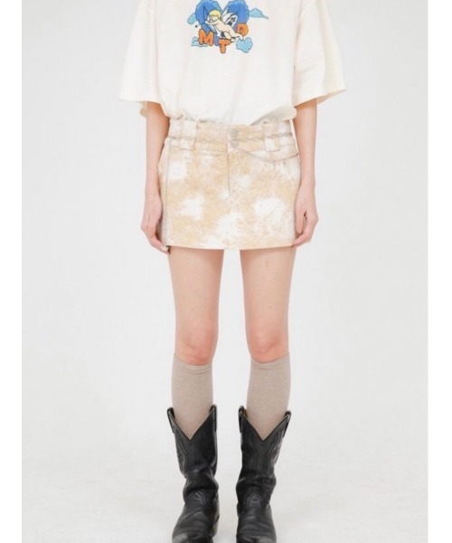 Never mind the XU / Chikashitsu+(ネバーマインド ザ エックスユー / チカシツプラス)の「【MORE THAN DOPE】Heart skirt(デニムスカート・レディース・ベージュ・S)」の1枚目の写真