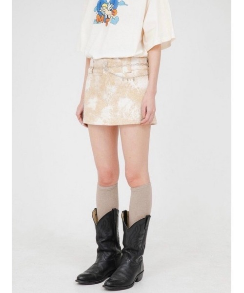 Never mind the XU / Chikashitsu+(ネバーマインド ザ エックスユー / チカシツプラス)の「【MORE THAN DOPE】Heart skirt(デニムスカート・レディース・ベージュ・S)」の5枚目の写真