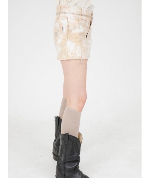 Never mind the XU / Chikashitsu+(ネバーマインド ザ エックスユー / チカシツプラス)の「【MORE THAN DOPE】Heart skirt(デニムスカート・レディース・ベージュ・S)」の4枚目の写真