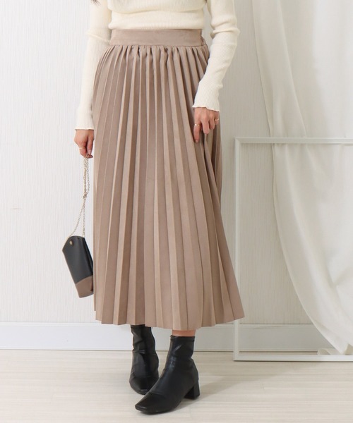 libelle more（リベル モア）の「スエードポンチ　アコーディオンプリーツスカート（スカート・レディース・グリーン/アイボリー/グレイッシュベージュ/チャコール・M/L）」の11枚目の写真