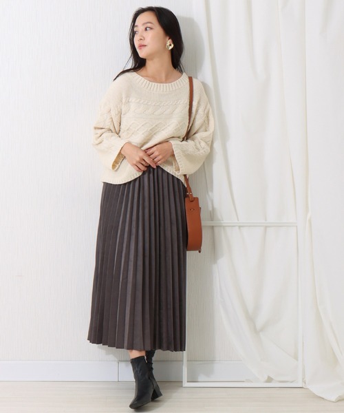 libelle more（リベル モア）の「スエードポンチ　アコーディオンプリーツスカート（スカート・レディース・グリーン/アイボリー/グレイッシュベージュ/チャコール・M/L）」の9枚目の写真