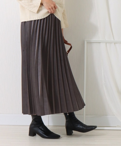 libelle more（リベル モア）の「スエードポンチ　アコーディオンプリーツスカート（スカート・レディース・グリーン/アイボリー/グレイッシュベージュ/チャコール・M/L）」の22枚目の写真