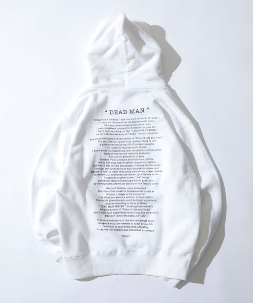BIAS（バイアス）の「STUDIOUS別注 DEAD MANスカルプリントプルオーバーパーカー（パーカー・メンズ・ホワイト/ホワイト系その他/ライトグレー/クリア/オフホワイト/アイボリー・SMALL/MEDIUM/LARGE）」の18枚目の写真